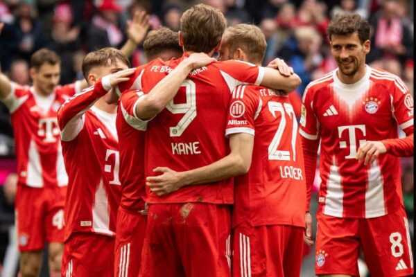 Bayern Munich me fitore bindëse, debuton edhe 16-vjeçari shqiptar. Leverkusen ngec ndaj vendit të fundit (video)