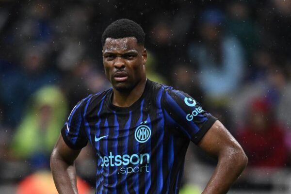 Dumfries iu dërgon mesazh shokëve të Interit nga kombëtarja: Shpresoj t’i shoh në Botëror