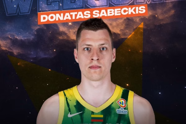 Ylli forcohet me një lituanez