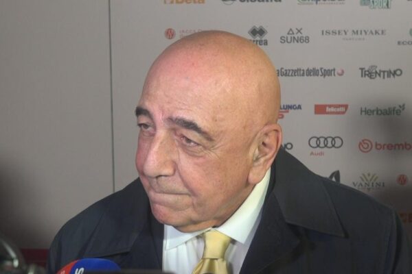 Galliani zbulon prapaskenat: Van Basten, goditja ime e madhe. Ja si e mora Ibrahimović nga Barcelona