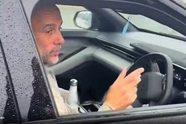 Guardiola ekologjist, shkon në stërvitje me një makinë “modeste” elektrike