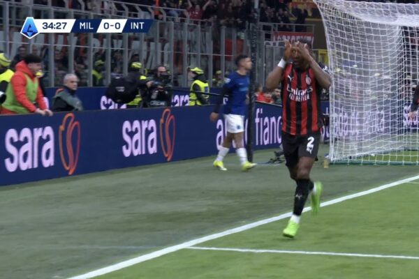 Shënon ai që pritej më së paku, vendos një mbrojtës në pjesën e parë të derbit Milan-Inter (video)