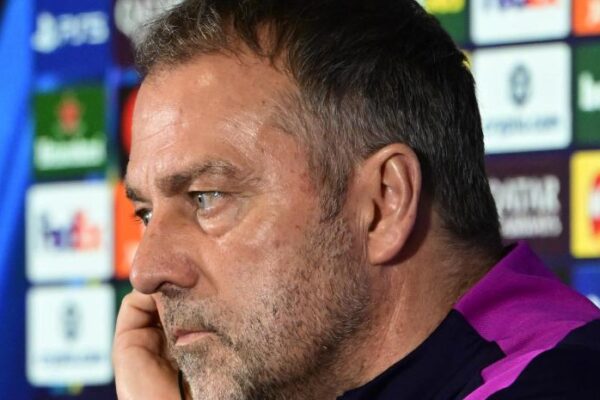 Flick i druhet presingut dhe fizikalitetit të Newcastle: Nëse luan një kundër një…