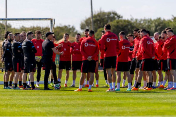 U eliminuan nga Polonia në “play off”, kuqezinjtë e nisin nga e para; përgatiten për miqësoren me Ukrainën