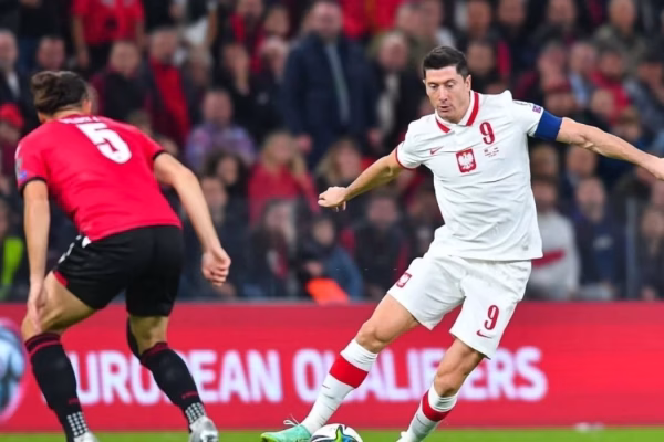 Lewandowski: Ndaj kuqezinjve gjithmonë e vështirë