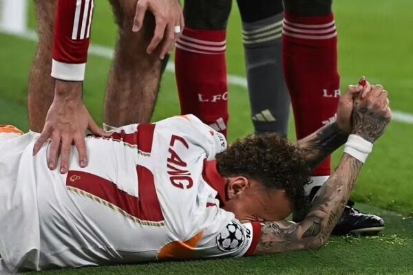 Bilanc i zi për Galatasaray / Lang operohet pas dëmtimit tronditës në dorë, frakturë për Osimhen