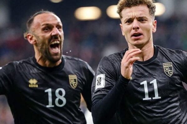 Fenerbahçe synon yllin kosovar Fisnik Asllani, Vedat Muriqi mund të luajë rol vendimtar