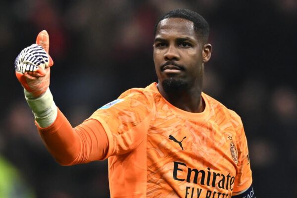 Maignan me zemër kuqezi: Milanist përjetë, sa krenari me shiritin e kapitenit