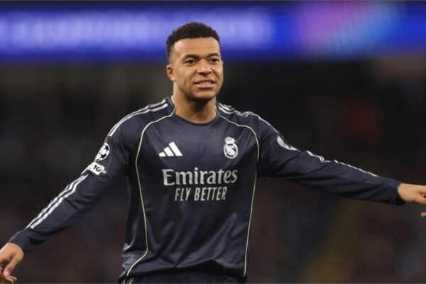 Skandal nga Real Madridi: Klubi ekzaminoi gjurin e gabuar të Mbappes – ylli francez shpëtoi mrekullisht