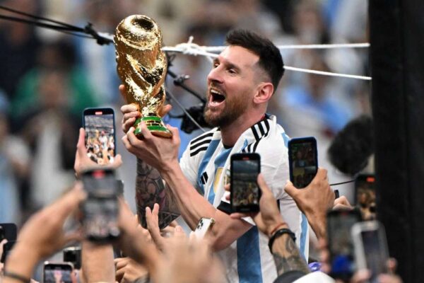 Messi, po apo jo në Botërorin 2026? Flet Scaloni: Unë e dua, por varet nga gjendja e tij