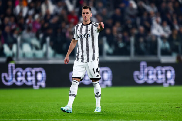 Sulmuesi polak rikthehet në stërvitje pas gati dy vitesh i dëmtuar, Spalletti gati ta grumbullojë