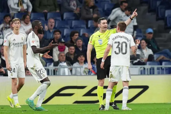 4 pikë larg Barcelonës, krizë e re te Reali dhe britma “Florentino, jep dorëheqje”!