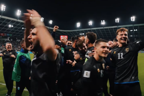 “Jetën për liri, zemrën për Kosovën” – FFK i jep zemër kombëtares së Kosovës para ndeshjes me Sllovakinë