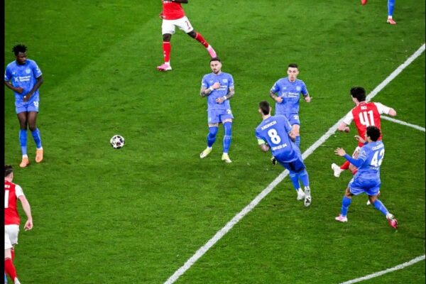 CHAMPIONS LEAGUE: Arsenal bën detyrën në shtëpi. PSG turpëron Chelsea-n. Reali nxjerr jashtë gare City-n (video)