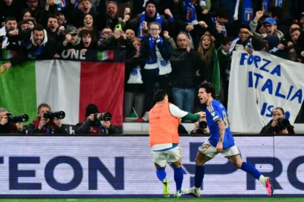 Italia bën detyrën, Suedia dhe Danimarka me fitore bindëse. Dy sfida shkojnë në shtesë