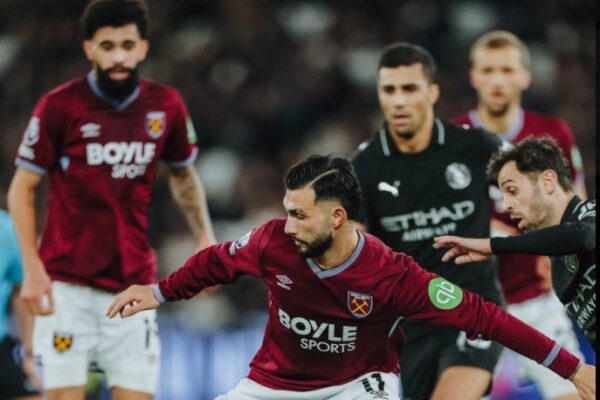 Man. City ngec në Londër, rivali i qytetit i bën dhuratën e madhe Arsenalit. Guardiolën nuk e mban dot tribuna (video)