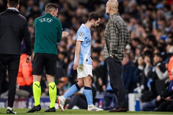 Champions League, 45′ e para: Bernardo Silva lë në baltë City-n, “argëtohet” PSG. Eze nderon Arsenalin (video)