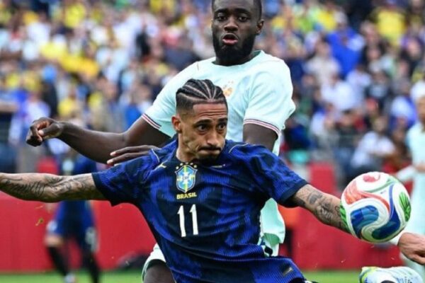 Gola, spektakël dhe karton i kuq në miqësoren mes Brazilit dhe Francës (video)