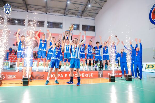 Volejboll meshkuj/Tirana është fituese e Kupës, në finale mposhti Partizanin