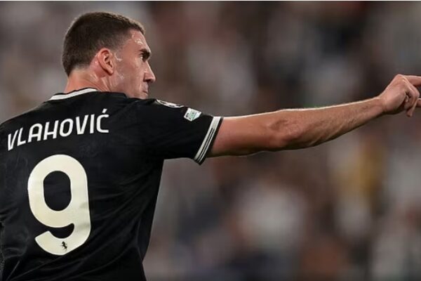 Arrihet marrëveshja, Vlahovic me Juventus deri në vitin 2028, ja shifra që do të arkëtojë sulmuesi