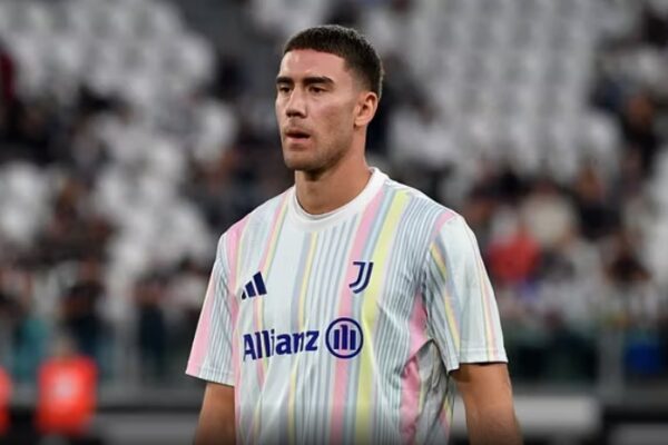 Barcelona merr vendimin e papritur për Vlahovic, “fërkon duart” Juventus