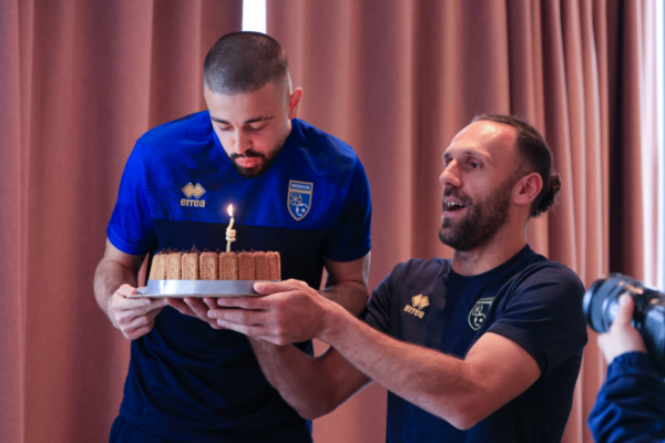 Edon Zhegrova feston ditëlindjen para ndeshjes historike Kosovë–Turqi