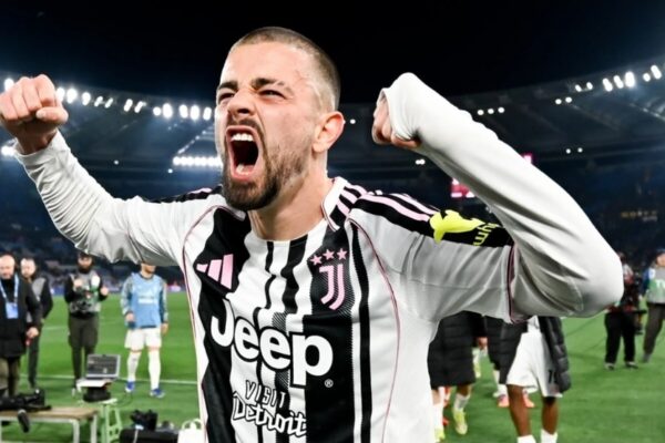 Zhegrova jep sinjal të fortë te Juventusi: Refuzon pushimin dhe paraqitet i vetëm në stërvitje