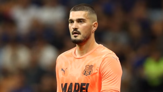 Sassuolo po e kompleton blerjen e Aro Muriqit