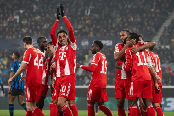 Bayern luan “tenis” në Bergamo dhe mbyll llogaritë e kualifikimit që në ndeshjen e parë (video)