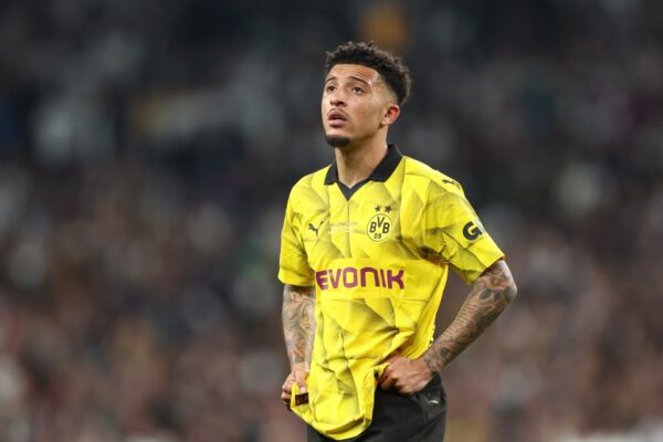 Një “dashuri” që s’mbaron kurrë, Dortmund po shqyrton idenë e transferimit të tretë të Jadon Sancho