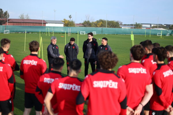 Miqësorja/ Alban Bushi flet për ndeshjen me Uzbekistanin, trajneri: Provojmë lojtarë të rinj, jemi favorit në këtë ndeshje!