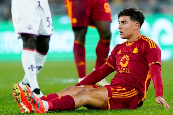 Paulo Dybala operohet sot në gju, fati i keq përndjek sulmuesin argjentinas