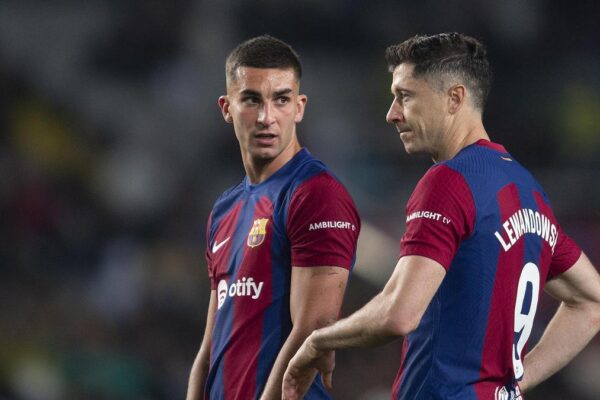 Barcelona drejt ndryshimeve në sulm-E ardhmja e Torres në dyshim, Lewandowski drejt vazhdimit