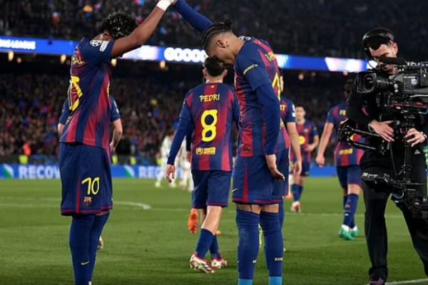 Champions League/ Barcelona “fluturon” në çerekfinale