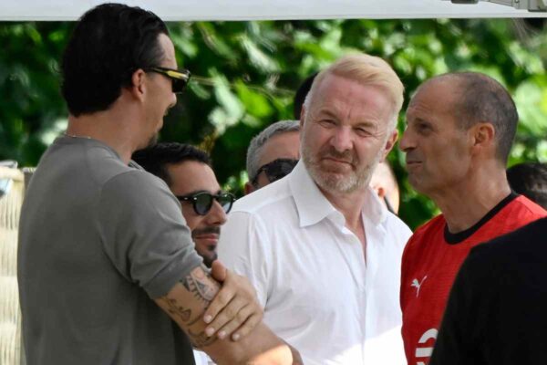 Ibrahimovic flet “pa dorashka”: Allegri është referenca e Milanit, ju shpjegoj planin e merkatos