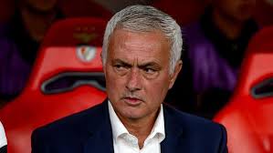 Jose Mourinho nuk do të drejtojë Benficën në dy ndeshjet e ardhshme