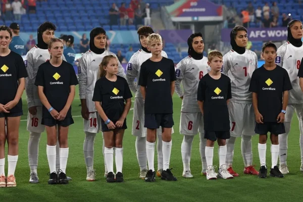 Heshtje dhe polemika, Kombëtarja e femrave e Iranit nuk këndon himnin në Kupën e Azisë