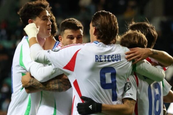 Italia nuk ka rrugë tjetër veç fitores, Bosnja për të shkuar për herë të dytë në Botëror. FORMACIONET ZYRTARE