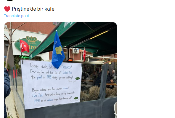 Miqësi përtej fushës, kafe dhe çaj falas për tifozët turq në Prishtinë