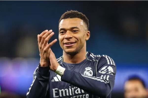 Mbappe sqaron dëmtimin: S’është i vërtetë lajmi i gjurit të gabuar, ndoshta është faji im