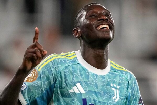 Juventus nuk heq dorë nga Kolo Muani, Juventus i propozon shkëmbimin e bujshëm