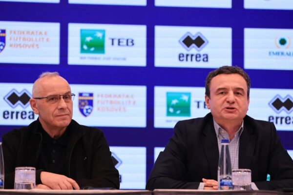 Kurti viziton Kombëtaren para finales: Përmes jush kemi mundësinë ta vendosim Kosovën në sytë e mbarë njerëzimit