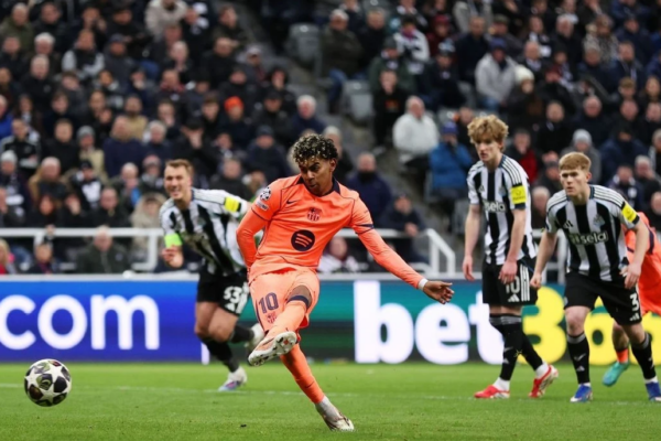 Barcelona po konsideron transferimin e yllit të Newcastle pas paraqitjes fantastike ndaj tyre