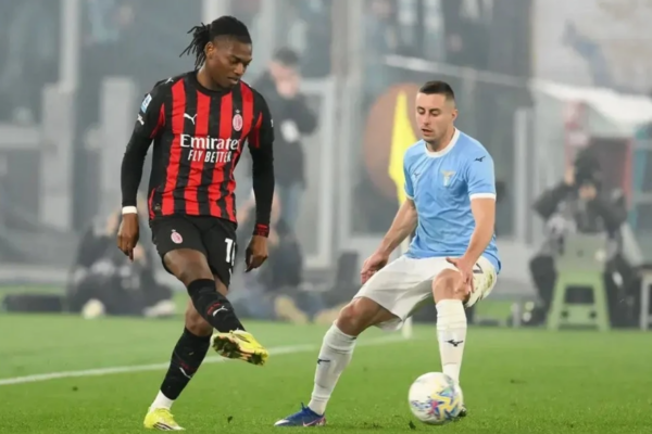 Milan gjen pasardhësin e Leaos në Bundesliga