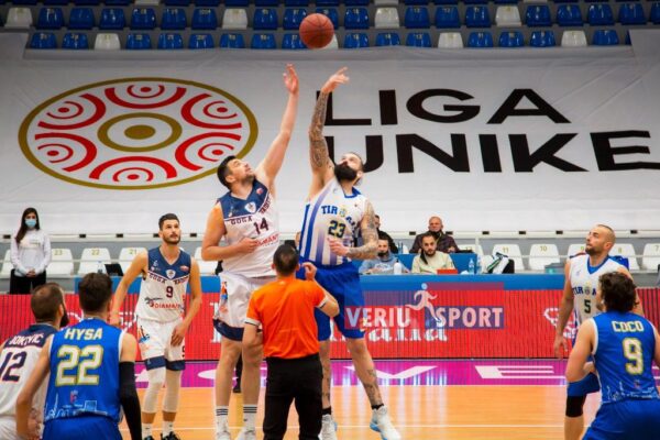 Katër skuadra, një trofe, nis rrugëtimi drejt finales së Ligës Unike të Basketbollit