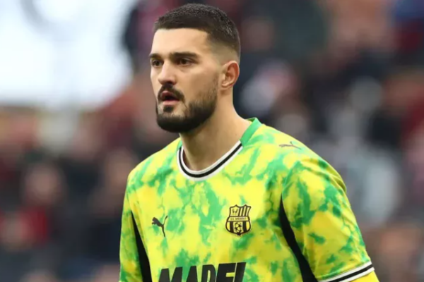 Aro Muric hero i Sassuolos, portieri kosovar dominon javën në Serie A