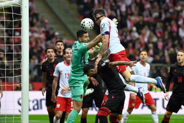 Shqipëria mposhtet në Poloni