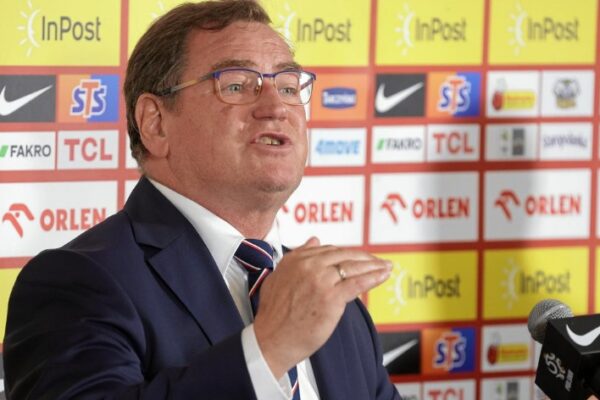 Polonia në kaos, Urban në telashe prej çështjes “Walukiewicz”