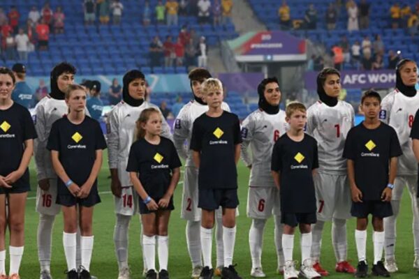 Kombëtarja e Iranit në futboll për femra refuzon të këndojë himnin në Kupën e Azisë
