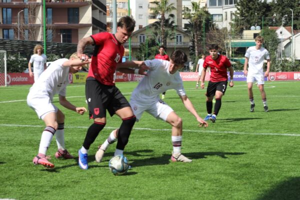 Miqësorja/ Shqipëria U-17 mund Letoninë me golat e Matjanit dhe Kicos